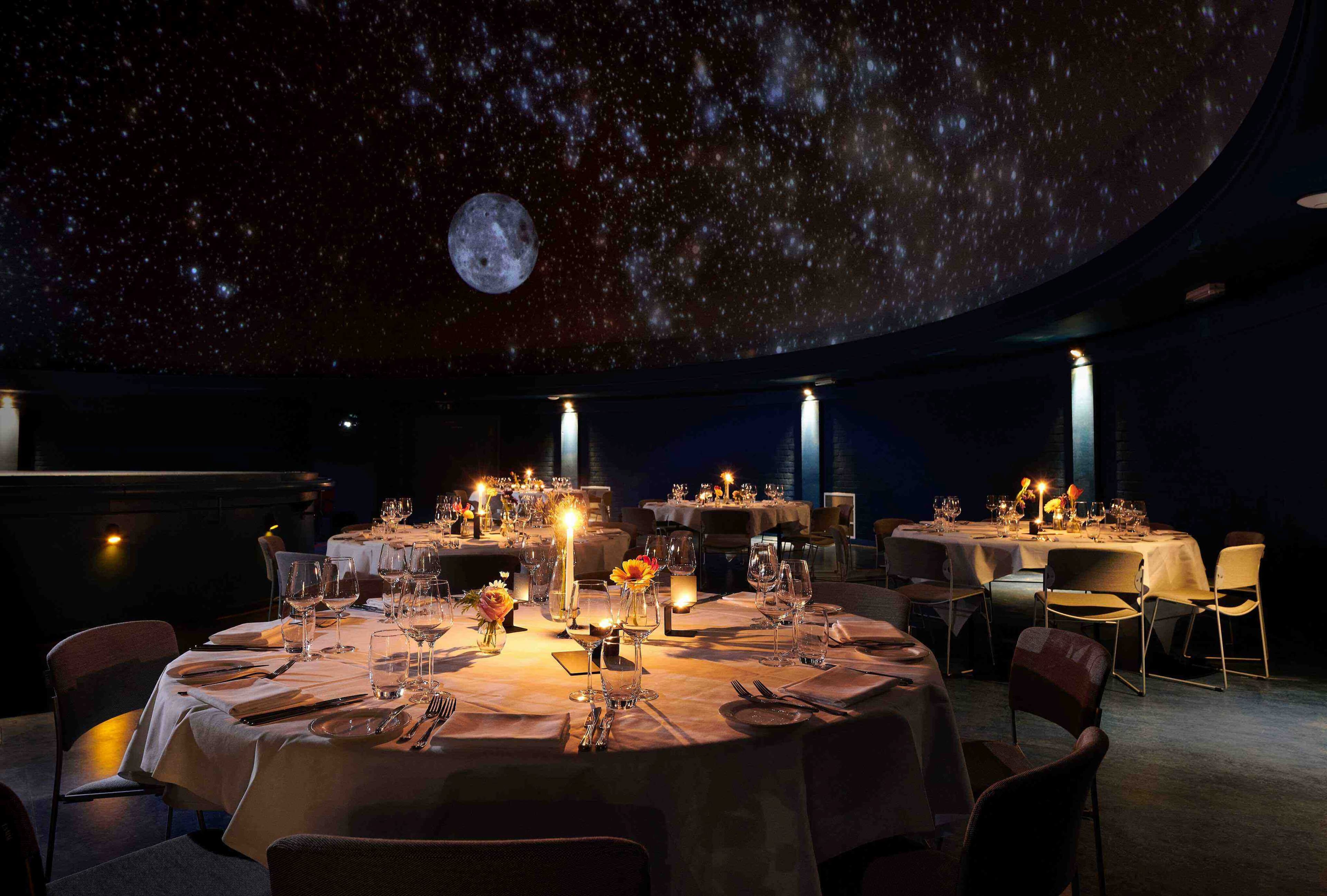 Event Body Image Dinner a planetarium at Artis Zoo EN